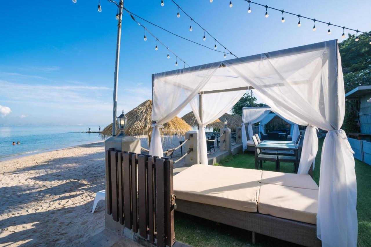 Golden Tulip Pattaya Beachfront Resort Екстер'єр фото Beach at the resort