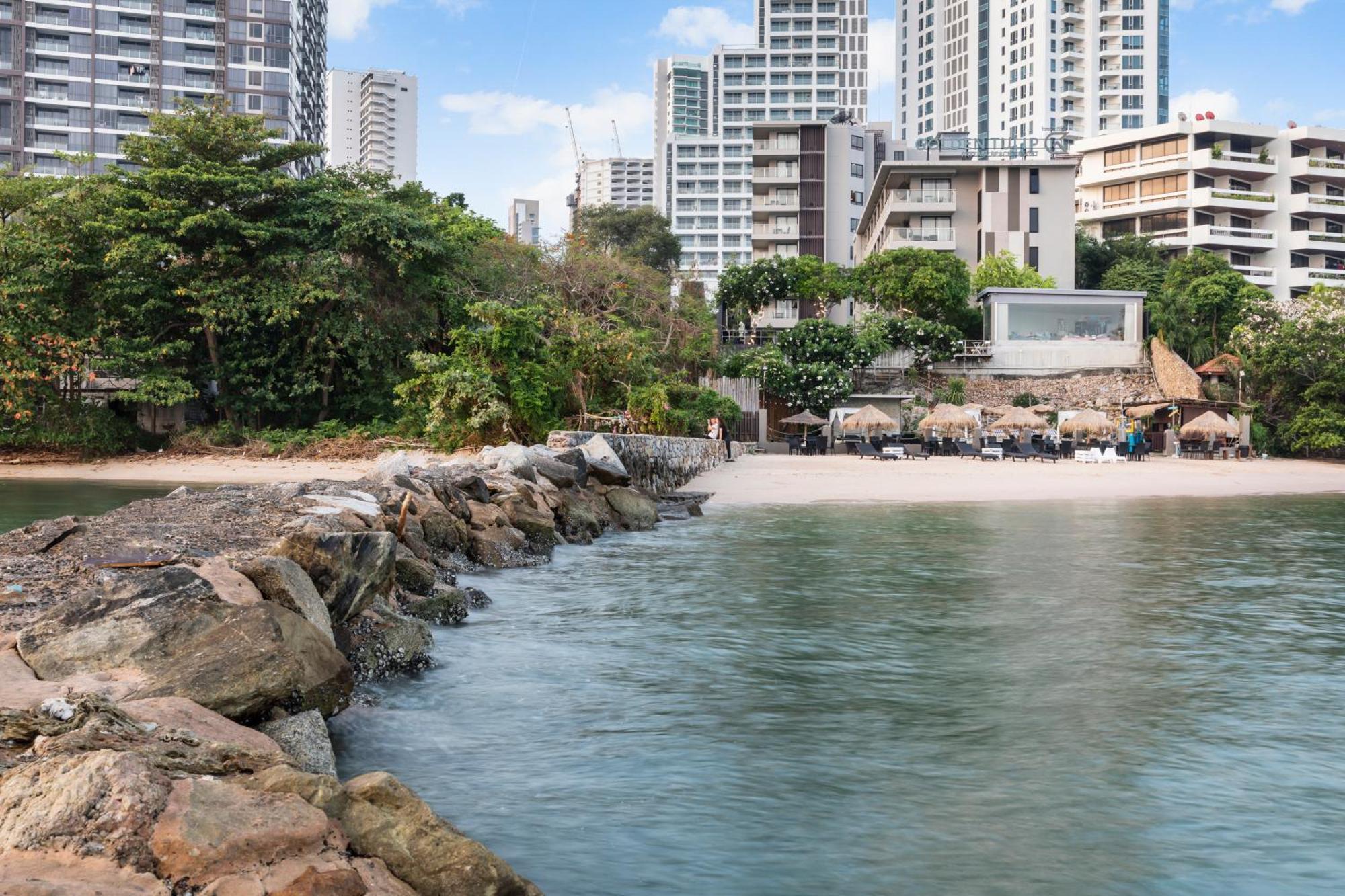 Golden Tulip Pattaya Beachfront Resort Екстер'єр фото